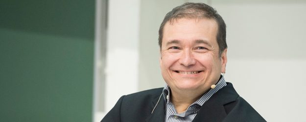 Die Johannes Gutenberg-Stiftungsprofessur von Prof. Dr. Dr. h.c. mult. Onur Güntürkün behandelt das Thema 'Psychologie und Gehirn: Zur Innenansicht des Menschen'. (Foto: Peter Pulkowski) Die Johannes Gutenberg-Stiftungsprofessur von Prof. Dr. Dr. h.c. mult. Onur Güntürkün behandelt das Thema 'Psychologie und Gehirn: Zur Innenansicht des Menschen'. (Foto: Peter Pulkowski)