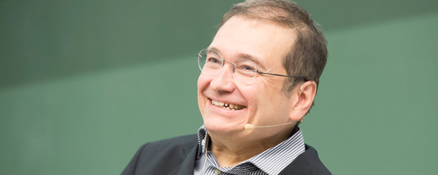 Stiftungsprofessor Dr. Dr. h.c. mult. Onur Güntürkün hat in seiner Forschung auch bei Primaten geschlechtsspezifische Verhaltensweisen nachgewiesen. (Foto: Peter Pulkowski) Stiftungsprofessor Dr. Dr. h.c. mult. Onur Güntürkün hat in seiner Forschung auch bei Primaten geschlechtsspezifische Verhaltensweisen nachgewiesen. (Foto: Peter Pulkowski)