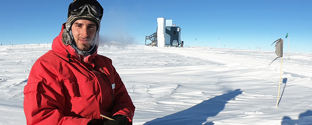 Gutenberg-Alumnus Benjamin Eberhardt überwintert in der internationalen Amundsen-Scott-Forschungsstation am Südpol. (Foto/©: Raffaela Busse, NSF) Gutenberg-Alumnus Benjamin Eberhardt überwintert in der internationalen Amundsen-Scott-Forschungsstation am Südpol. (Foto/©: Raffaela Busse, NSF)