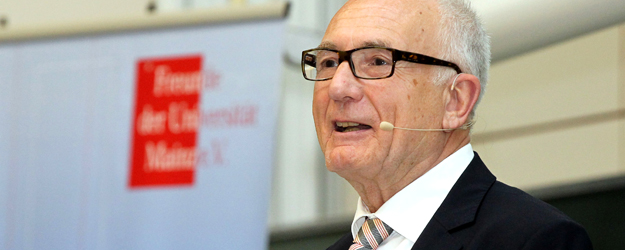 Prof. Dr. Gerold Krause-Junk, Inhaber der Johannes Gutenberg-Stiftungsprofessur 2013 (Foto: Stefan F. Sämmer) Prof. Dr. Gerold Krause-Junk, Inhaber der Johannes Gutenberg-Stiftungsprofessur 2013 (Foto: Stefan F. Sämmer)