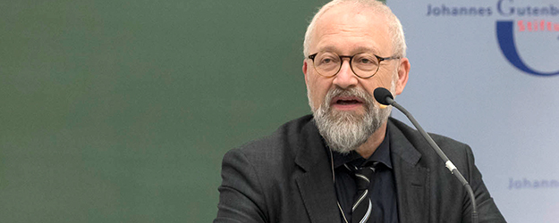 Zum Auftakt seiner Stiftungsprofessur-Reihe erläuterte Prof. Dr. Herfried Münkler zunächst die Methoden seines Fachs der Politischen Theorie und Ideengeschichte. (Foto: Stefan F. Sämmer) Zum Auftakt seiner Stiftungsprofessur-Reihe erläuterte Prof. Dr. Herfried Münkler zunächst die Methoden seines Fachs der Politischen Theorie und Ideengeschichte. (Foto: Stefan F. Sämmer)