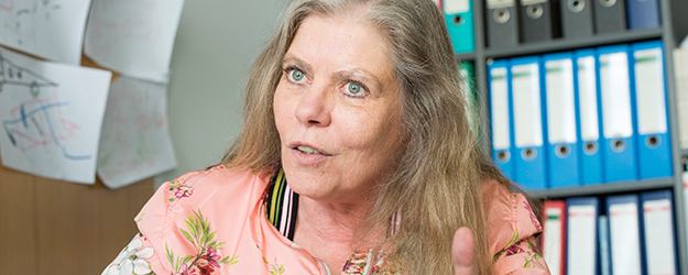 Prof. Dr. Cornelia Schweppe hat in den vergangenen Jahren verschiedene Forschungsprojekte zum Thema Altenhilfe und -pflege auf den Weg gebracht. (Foto: Peter Pulkowski) Prof. Dr. Cornelia Schweppe hat in den vergangenen Jahren verschiedene Forschungsprojekte zum Thema Altenhilfe und -pflege auf den Weg gebracht. (Foto: Peter Pulkowski)