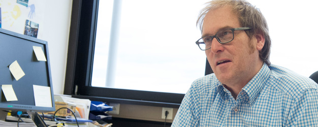 Prof. Dr. Randolph Pohls Forschungsfeld konzentriert sich auf Laserspektroskopie sogenannter exotischer myonischer Atome und die Präzisionsspektroskopie von Wasserstoff. (Foto: Peter Pulkowski) Prof. Dr. Randolph Pohls Forschungsfeld konzentriert sich auf Laserspektroskopie sogenannter exotischer myonischer Atome und die Präzisionsspektroskopie von Wasserstoff. (Foto: Peter Pulkowski)