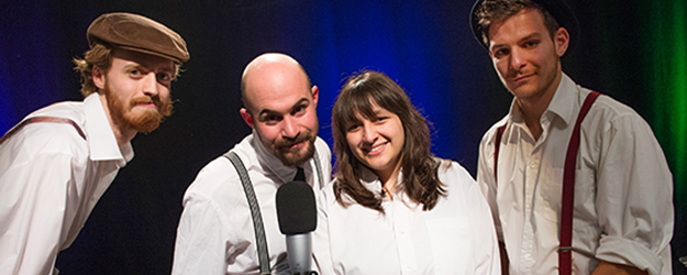 (v.l.) Philipp Neuweiler, Christian M. Roth, Tatjana Grandl-Geier und Mathias Müller leihen den verschiedenen Charakteren im Livehörspiel ihre Stimmen. (Foto: Peter Pulkowski) (v.l.) Philipp Neuweiler, Christian M. Roth, Tatjana Grandl-Geier und Mathias Müller leihen den verschiedenen Charakteren im Livehörspiel ihre Stimmen. (Foto: Peter Pulkowski)