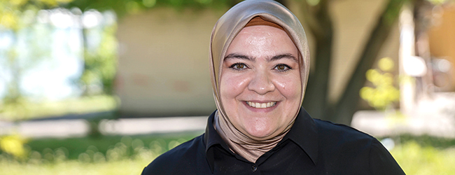 ...mittlerweile gehört auch Dr. Gülsüm Günay als Dozentin zum Team von DaZ... (Foto: Stefan F. Sämmer) ...mittlerweile gehört auch Dr. Gülsüm Günay als Dozentin zum Team von DaZ... (Foto: Stefan F. Sämmer)