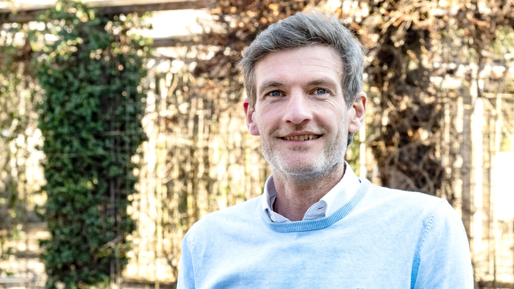Bild in Originalgröße ansehen Dr. Michael Fuchs leitet das Referat Wissens- und Technologietransfer an der JGU. (Foto: Peter Thomas)
