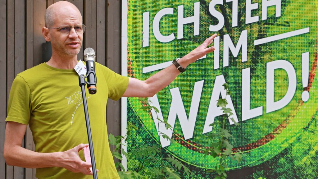 Bild in Originalgröße ansehen Dr. Andreas Frings hat das Seminar zur Geschichte des Ober-Olmer Waldes, das einen spannenden Audioguide hervorgebracht hat, konzipiert und gemeinsam mit Studierenden umgesetzt. (Foto: Bernd Eßling)
