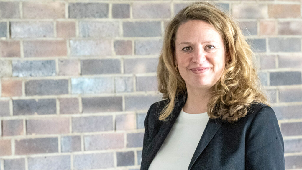Bild in Originalgröße ansehen Rechtsanwältin Corinna Kusserow bildet sich derzeit im berufsbegleitenden MBA-Programm an der GSB Mainz fort. (Foto: Peter Thomas)