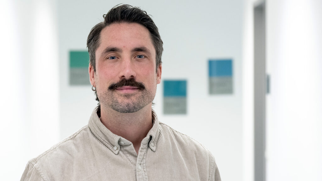 Bild in Originalgröße ansehen Prof. Dr. Johannes Kraus leitet die Abteilung Human Factors und Ingenieurpsychologie an der JGU und ist Konsortialleiter des Projekts ZEN-MRI. (Foto: Peter Thomas)