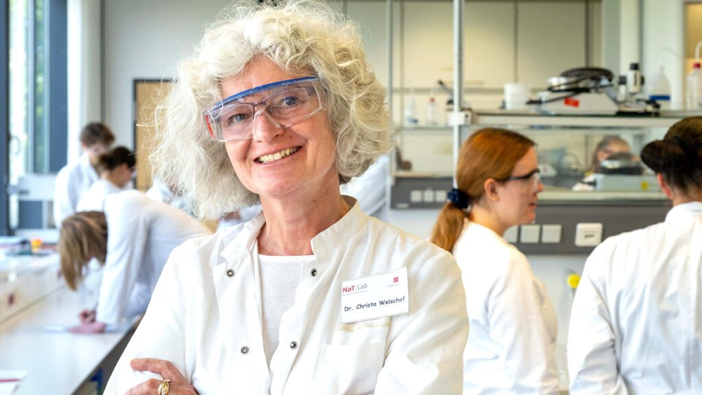 Bild in Originalgröße ansehen Dr. Christa Welschof leitet das NaT-Lab an der JGU seit 2004. (Foto: Peter Thomas)
