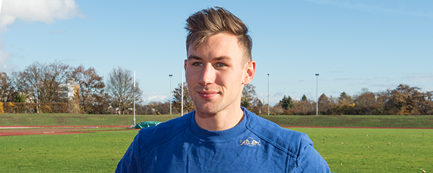 Niklas Kaul trainiert neun Einheiten zu je zwei bis zweieinhalb Stunden neben seinen 18 Wochenstunden Lehramtsstudium an der JGU. (Foto: Peter Pulkowski)