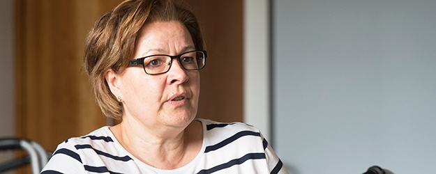 Silke Bretschneider-Müller, Pfarrerin und Alten-Seelsorgerin, bereitet vor allem die Neulinge in der Runde darauf vor, was sie erwartet. (Foto: Peter Pulkowski)