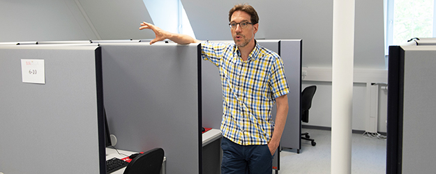 Prof. Dr. Daniel Schunk ist Leiter des Forschungsschwerpunkts Interdisciplinary Public Policy, der für den Betrieb des MABELLA verantwortlich ist. (Foto: Peter Pulkowski)