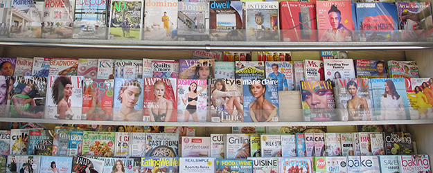 Mainstream-Magazine in der Auslage eines Zeitschriftenkiosks in Boston (Foto: Jutta Ernst)