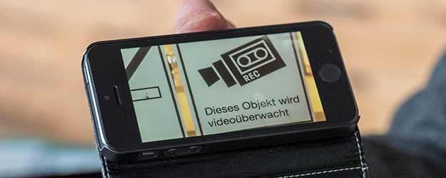 Obwohl das Thema Video heutzutage allgegenwärtig ist, gibt es noch keine zeitgemäße Darstellung auf Hinweisschildern. (Foto: Stefan F. Sämmer)