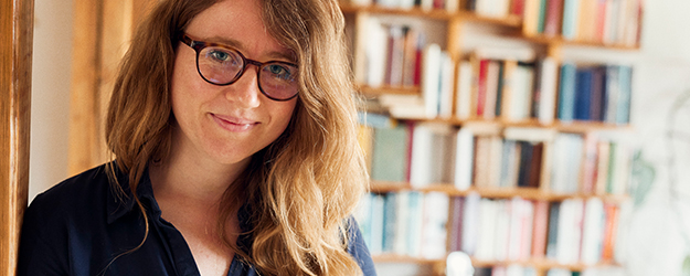 Dr. Davina Höll promovierte am Graduiertenkolleg 'Life Sciences – Life Writing' über Literatur in Zeiten der Pandemie. (Foto: Patrick Pollmeier / Körber-Stiftung)