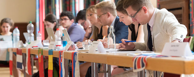 In diesem Jahr haben 85 junge Menschen aus rund 20 Ländern der Welt an der Model European Union Mainz teilgenommen. (Foto: Stefan F. Sämmer)