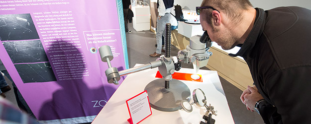 Mainzer Physiker sind auch am ATLAS-Experiment am CERN beteiligt, das insbesondere zur Untersuchung der kleinsten Bausteine der Materie und der weiteren Erforschung des Higgs-Teilchens dient. (Foto: Peter Pulkowski)