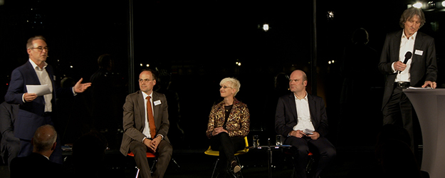 Im November 2021 wurde die Ausstellung 'PRÄZISION' im Rahmen eines Parlamentarischen Abends in Berlin eröffnet und erstmals der Öffentlichkeit präsentiert.