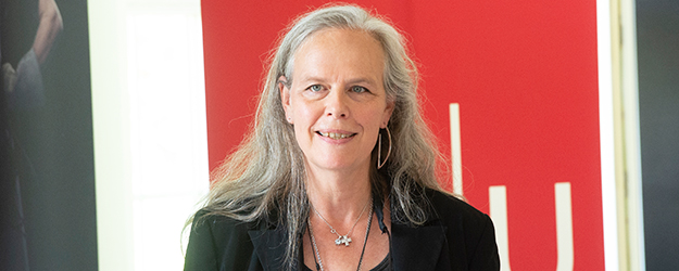 Laudatorin Prof. Tina Stolt von der Universität Koblenz-Landau bezeichnet Fischborns Werk als Opus magnum. (Foto: Peter Pulkowski)