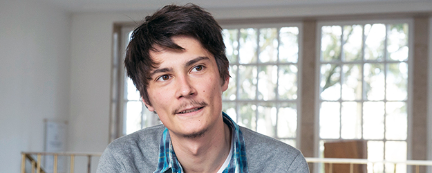 Auf Alexey Kivels Initiative hin ist im Institut für Physik der JGU ein neues Angebot für Studierende entstanden, bei dem sie die Computersprache LaTeX erlernen können. (Foto: Peter Pulkowski)