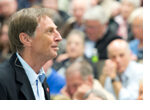 Im zweiten Vortrag der Johannes Gutenberg-Stiftungsprofessur 2014 erläuterte Prof. Dr. Christof Wetterich das Phänomen der kosmischen Hintergrundstrahlung. (Foto: Peter Pulkowski)