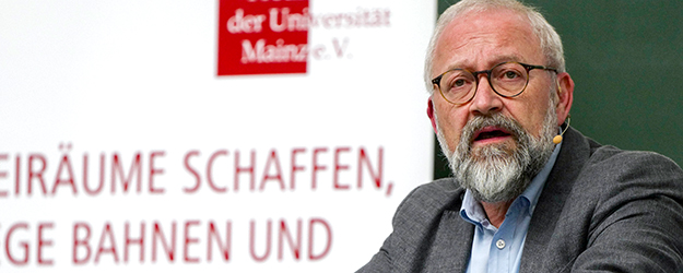 In insgesamt zehn Abendveranstaltungen im Sommersemester 2018 diskutiert Prof. Dr. Herfried Münkler zentrale Themen und Stationen politischen Denkens und politischer Ideengeschichte. (Foto: Stefan F. Sämmer)