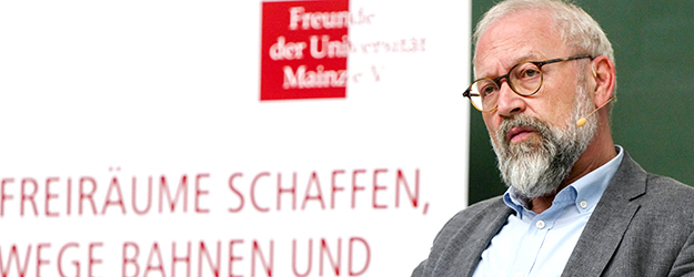 Am sechsten Abend seiner Vortragsreihe klärte Stiftungsprofessor Herfried Münkler die Begriffe Revolution, Rebellion, Revolte und Aufstand. (Foto: Stefan F. Sämmer)