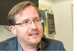 Prof. Dr. Tanjev Schultz forscht und lehrt seit dem Sommersemester 2016 am Journalistischen Seminar der Johannes Gutenberg-Universität Mainz. (Foto: Peter Pulkowski)