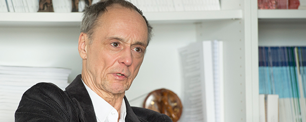 Prof. Dr. Dr. Detlef Schuppan ist Direktor des Instituts für Translationale Immunologie der Universitätsmedizin Mainz. (Foto: Peter Pulkowski)