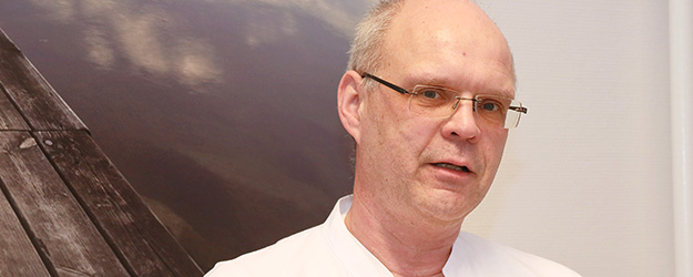 Reinhard Wieck arbeitet als onkologische Pflegefachkraft an der Universitätsmedizin Mainz und hat hier im Januar 2018 die Koordination der onkologischen Pflege übernommen. (Foto: Stefan F. Sämmer)