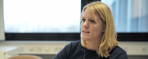 Monika Zöller-Engelhardt ist seit Mai 2014 wissenschaftliche Mitarbeiterin am Arbeitsbereich Ägyptologie und kümmert sich hier unter anderem um die Ägyptologische Studiensammlung. (Foto: Stefan F. Sämmer)