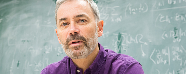 Der gebürtige Spanier Jairo Sinova gehört zu den weltweit führenden Forschern auf dem Gebiet der Spintronik. (Foto: Peter Pulkowski)