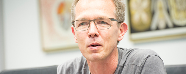 Prof. Dr. Renée Ketting wechselte 2012 von Utrecht nach Mainz und forscht hier am IMB zu nicht-kodierender DNA, die den größten Teil des Erbguts ausmacht. (Foto: Peter Pulkowski)