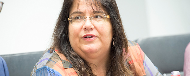 Prof. Dr. Susanne Foitzik leitet die AG Evolutionsbiologie und Verhaltensökologie am Fachbereich Biologie. Sie forscht zur Evolution komplexer Sozialsysteme, etwa bei Ameisen. (Foto: Peter Pulkowski)