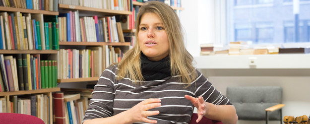 Tanja Herrmann, Mitarbeiterin der Abteilung Studium und Lehre, ist mitverantwortlich für Konzeption, Ausgestaltung und Abstimmung der binationalen Studiengänge. (Foto: Peter Pulkowski)
