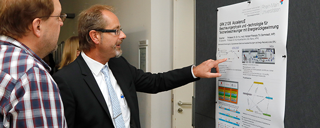 Das Graduiertenkolleg AccellencE, ein Kooperationsprojekt von TU Darmstadt und JGU, erforscht die neuen und noch wenig erforschten Elektronenbeschleuniger Energy-Recovery Linac. (Foto: Uwe Dettmar)