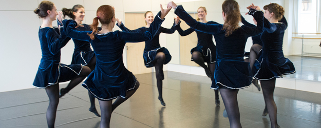 The Uniceltics e.V. ist aus einer Hochschulgruppe der Johannes Gutenberg-Universität Mainz hervorgegangen und bietet Irish Dance-Kurse im Programm des Allgemeinen Hochschulsports an. (Foto: Peter Pulkowski)