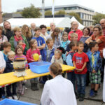 Das NaT-Lab für Schülerinnen und Schüler der Johannes Gutenberg-Universität Mainz bot auch in diesem Jahr wieder eine Vielzahl spannender Show- und Mitmachexperimente zu aktuellen Alltagsphänomenen an. (Foto: Stefan F. Sämmer)