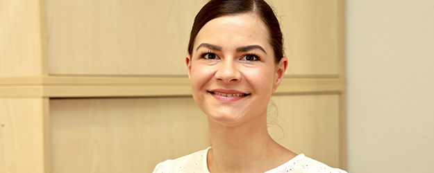 Masterstudentin Lea-Joelina Fleck unterstützt das IDOL-Projekt als wissenschaftliche Hilfskraft. (Foto: Stefan F. Sämmer)