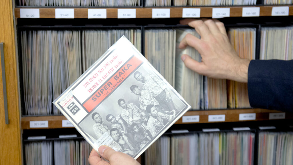 Das Archiv für die Musik Afrikas (AMA) an der JGU umfasst rund 15.000 Tonträger, die teils bis in die 1940er-Jahre zurückreichen. (Foto: Peter Pulkowski)