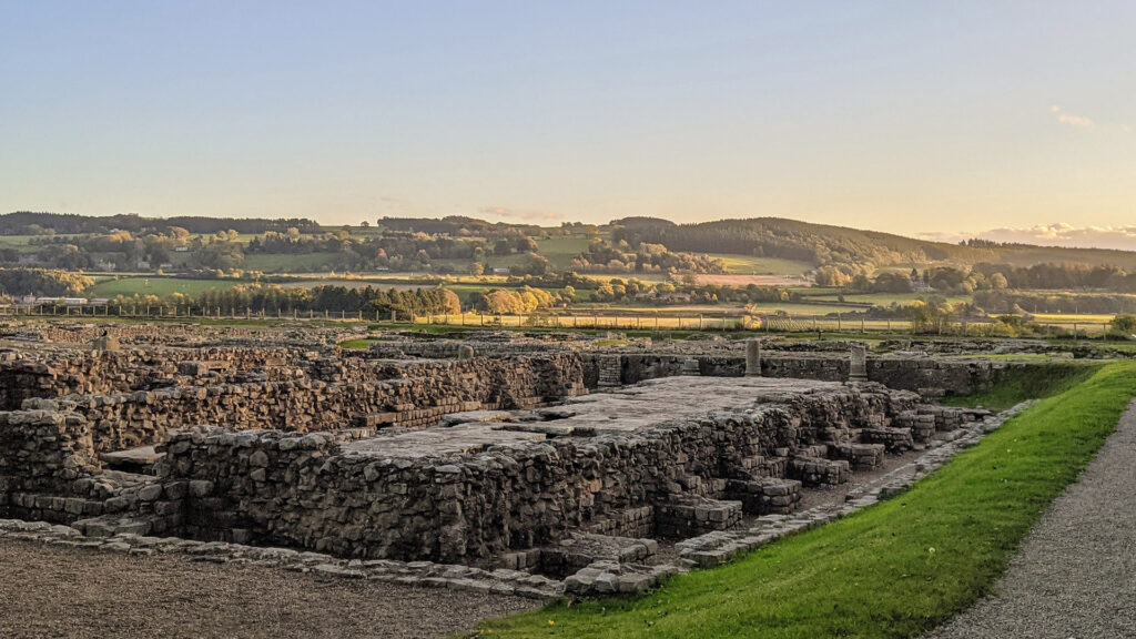 Blick auf die römischen Getreidespeicher in Corbridge (Foto/©: Catherine Teitz)