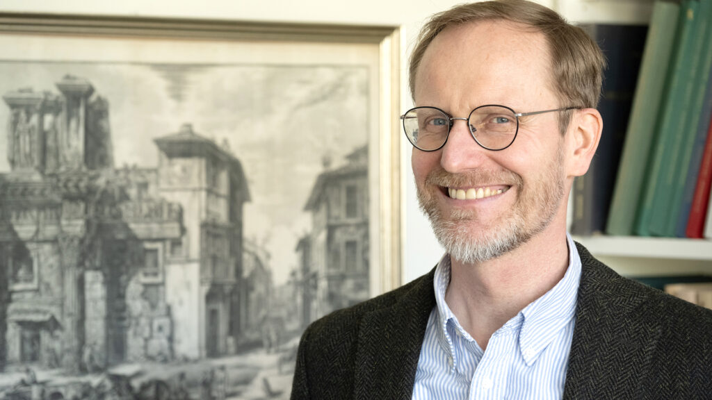 Prof. Dr. Dirk Wicke ist Professor für Vorderasiatische Archäologie an der Goethe-Universität Frankfurt und aktuell Vize-Sprecher von VARM. (Foto: Peter Thomas)